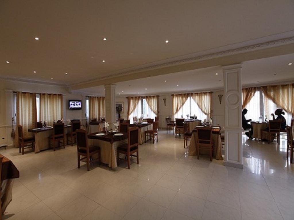 Hotel Palm Beach ปวงต์-นัว ภายนอก รูปภาพ