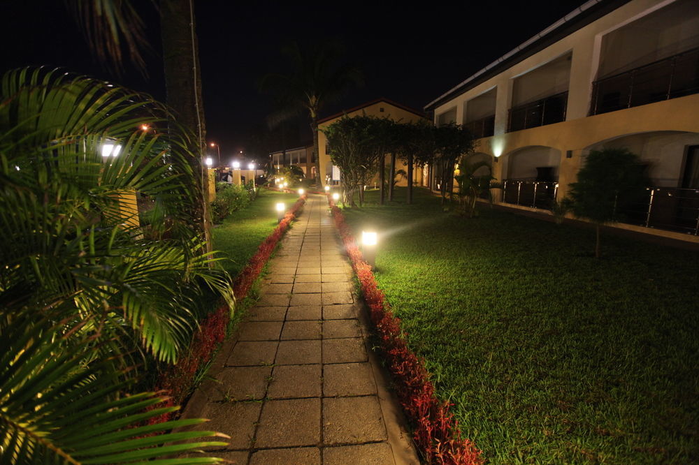 Hotel Palm Beach ปวงต์-นัว ภายนอก รูปภาพ