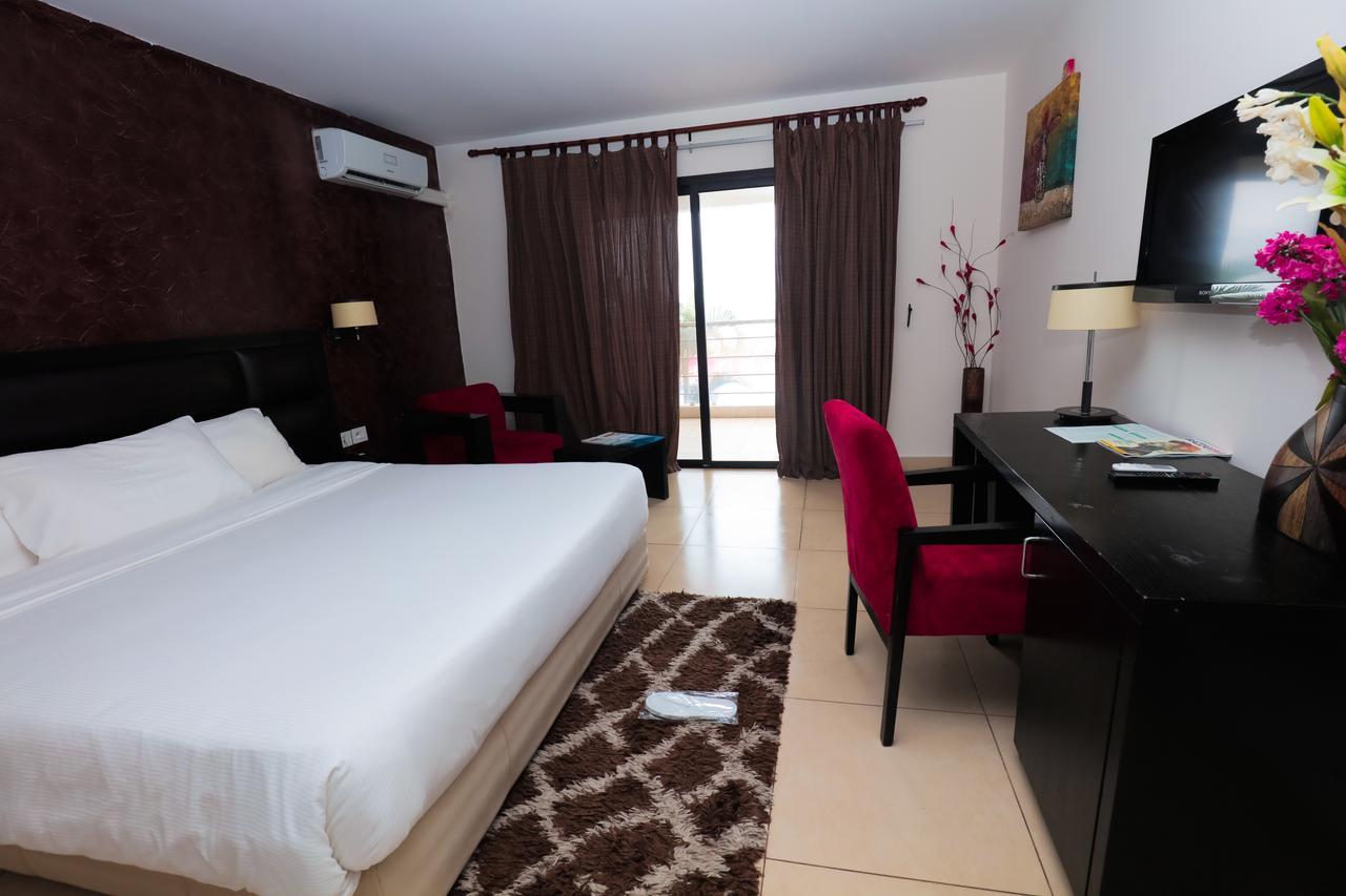 Hotel Palm Beach ปวงต์-นัว ภายนอก รูปภาพ