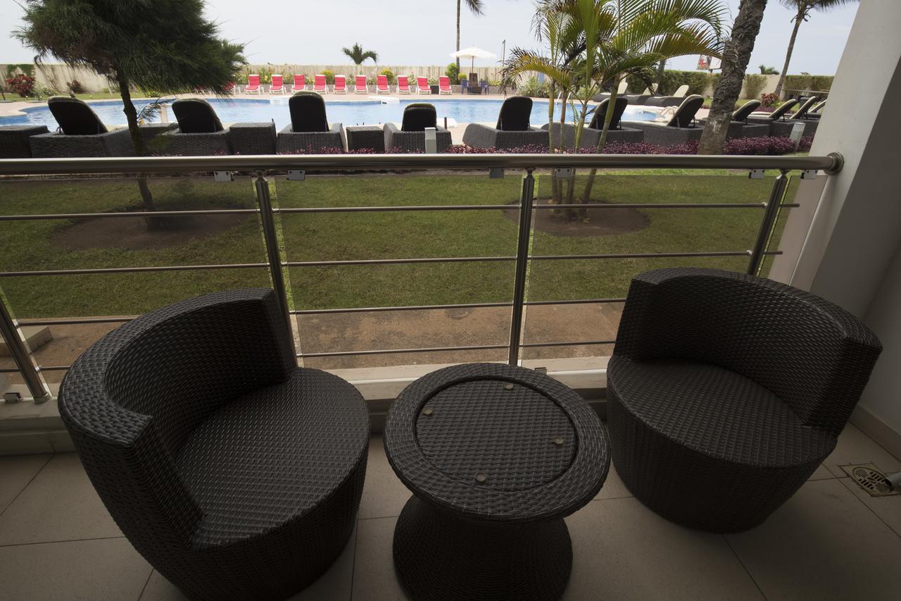 Hotel Palm Beach ปวงต์-นัว ภายนอก รูปภาพ