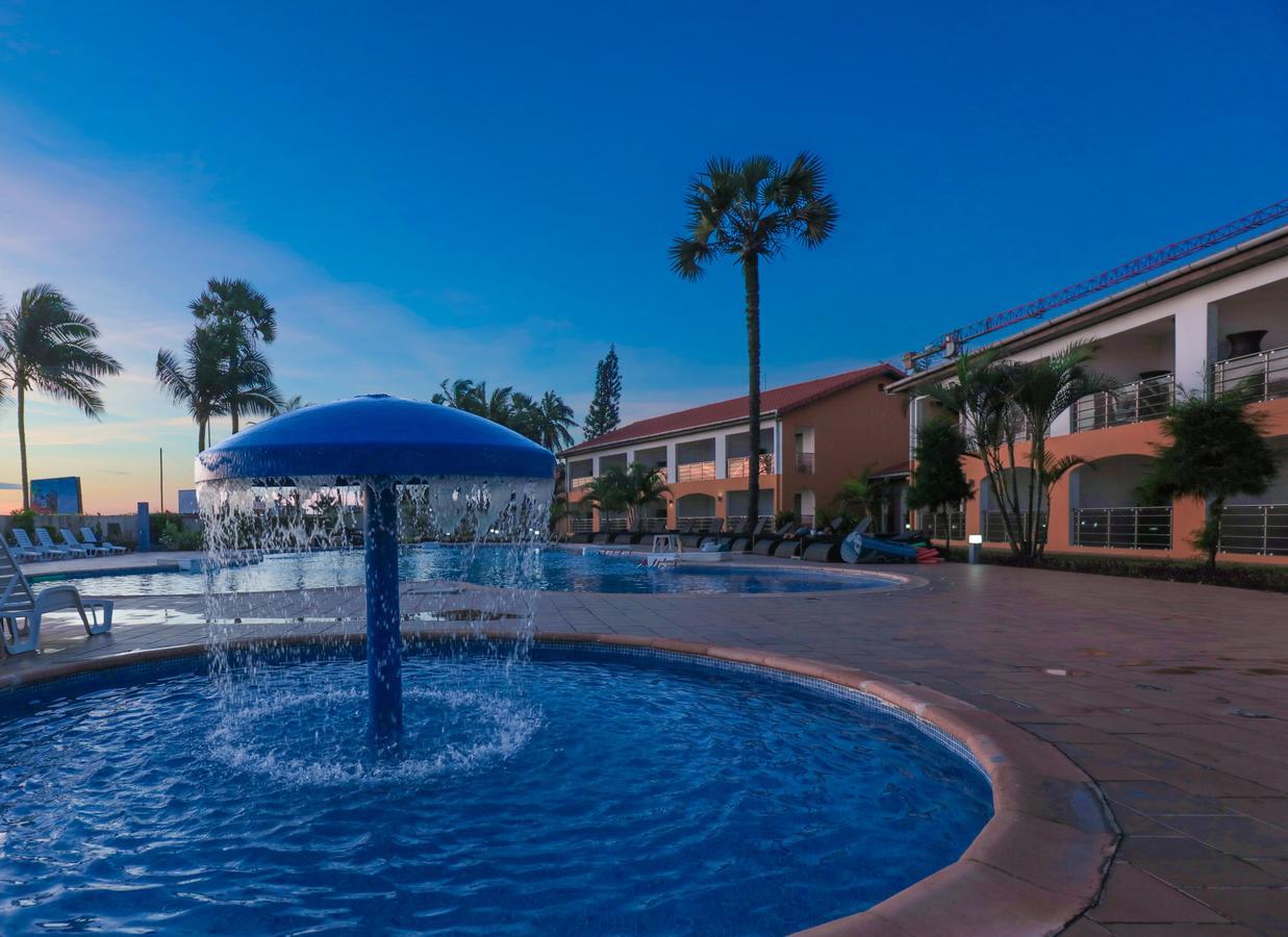 Hotel Palm Beach ปวงต์-นัว ภายนอก รูปภาพ